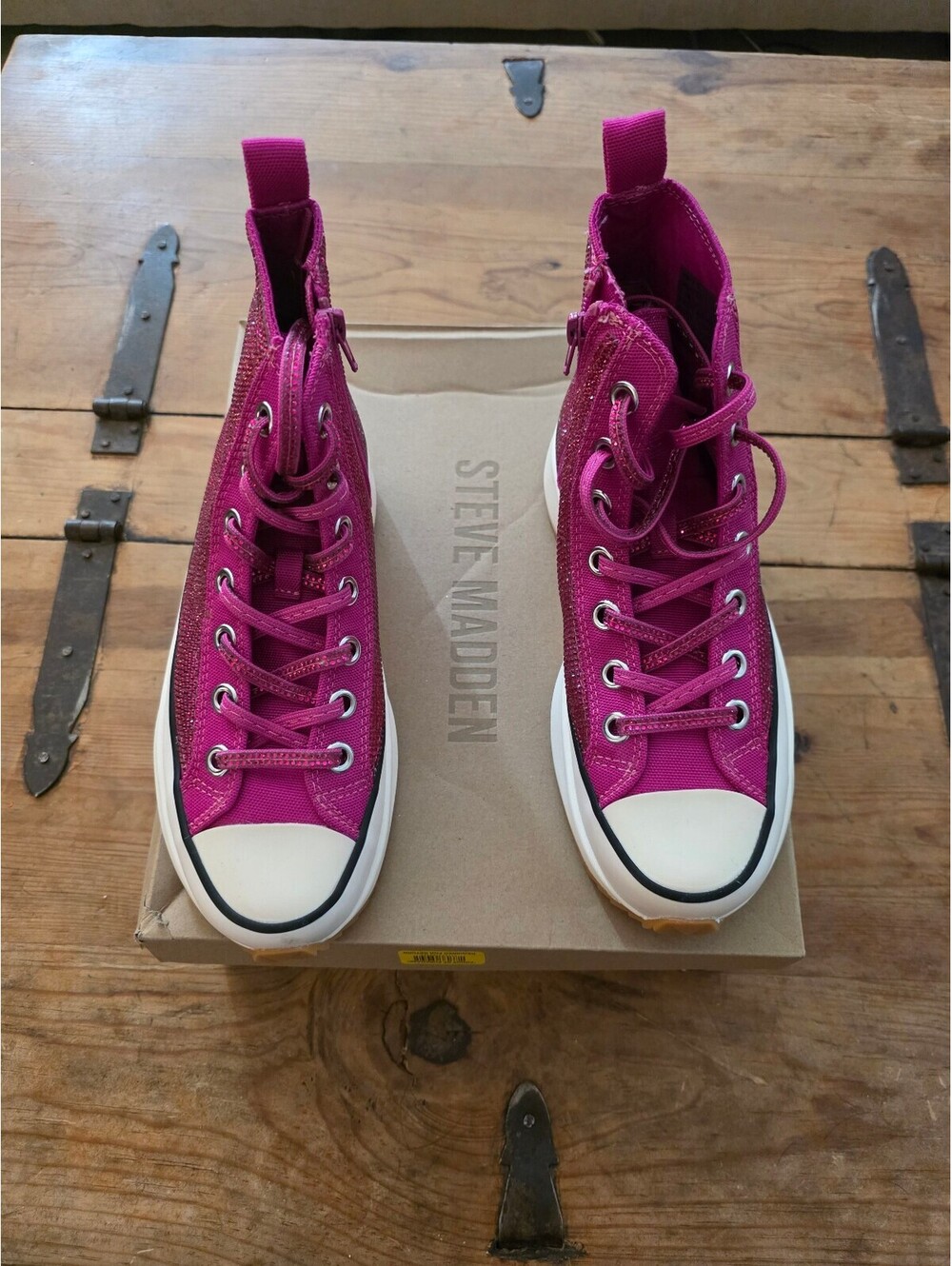 NIB, Steve Madden womens Hightower, sneaker, Size 7.5